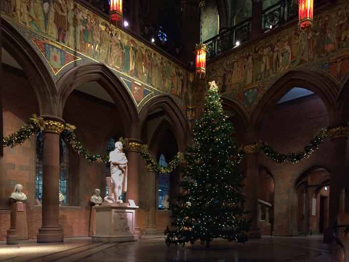 Burns Statue Portrait Gallery Christmas